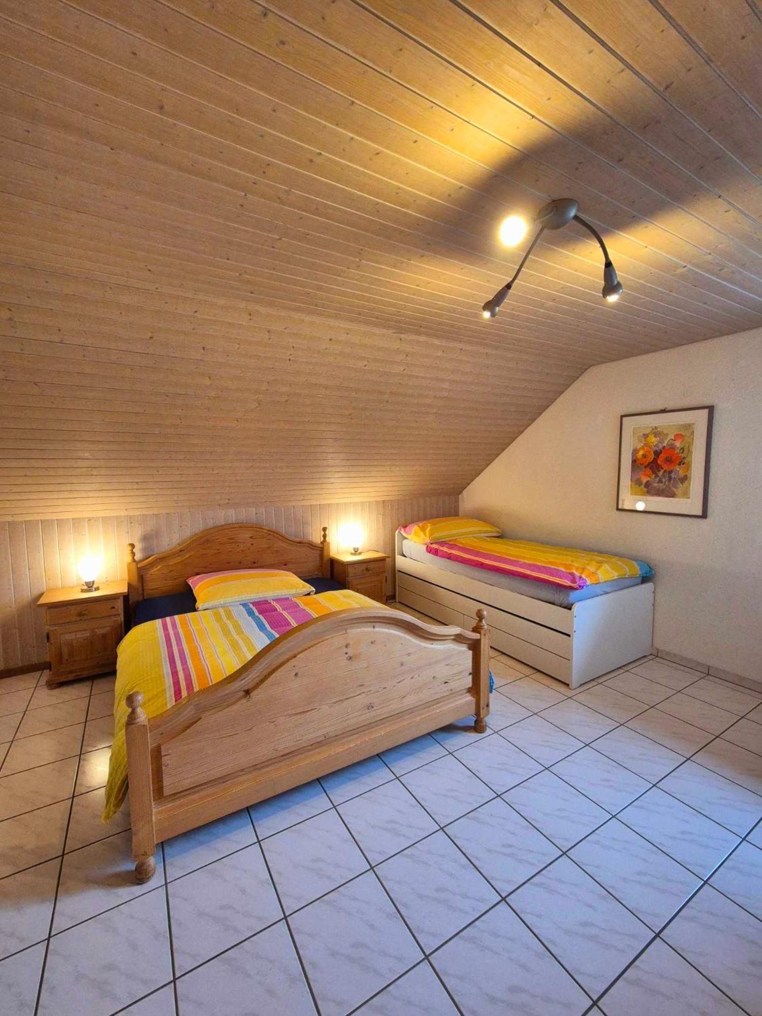 Apartment Simcha Niederwichtrach ภายนอก รูปภาพ